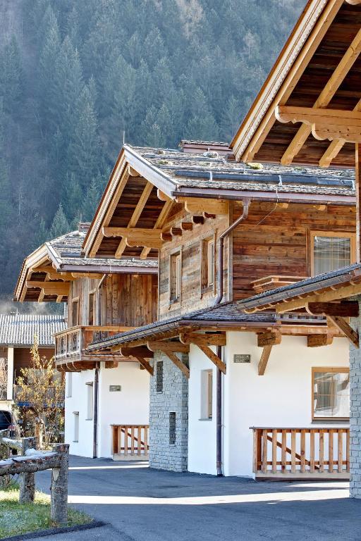 S'Doerfl Chalets 메이른호픈 외부 사진